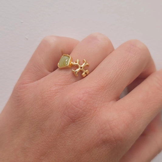 T Light Green Ring