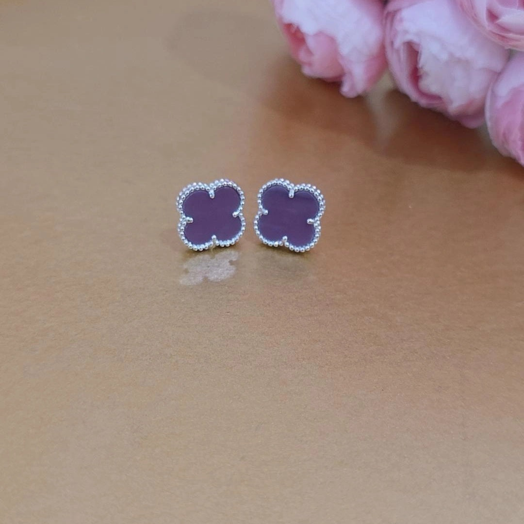V EARRINGS