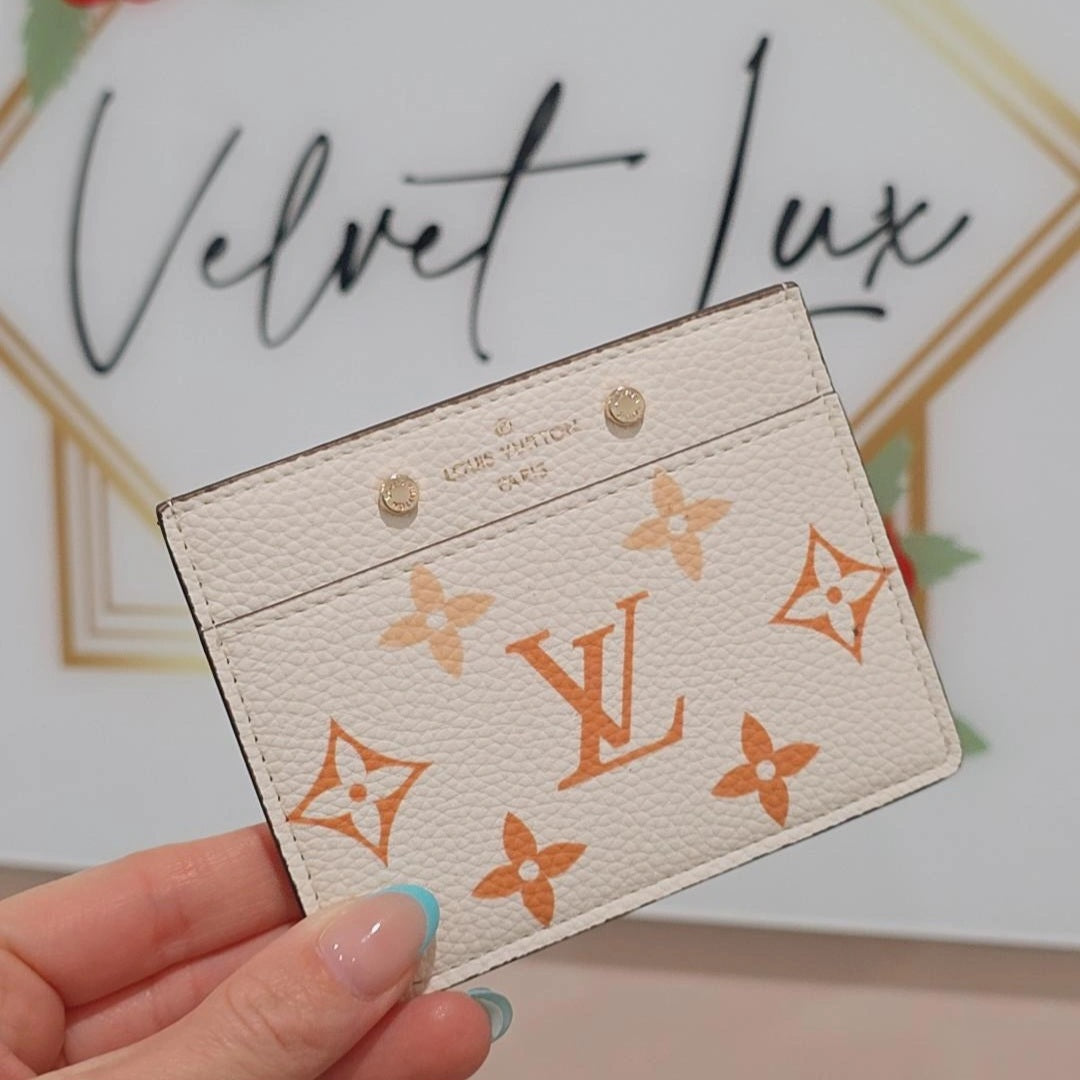 Lo v Card Case
