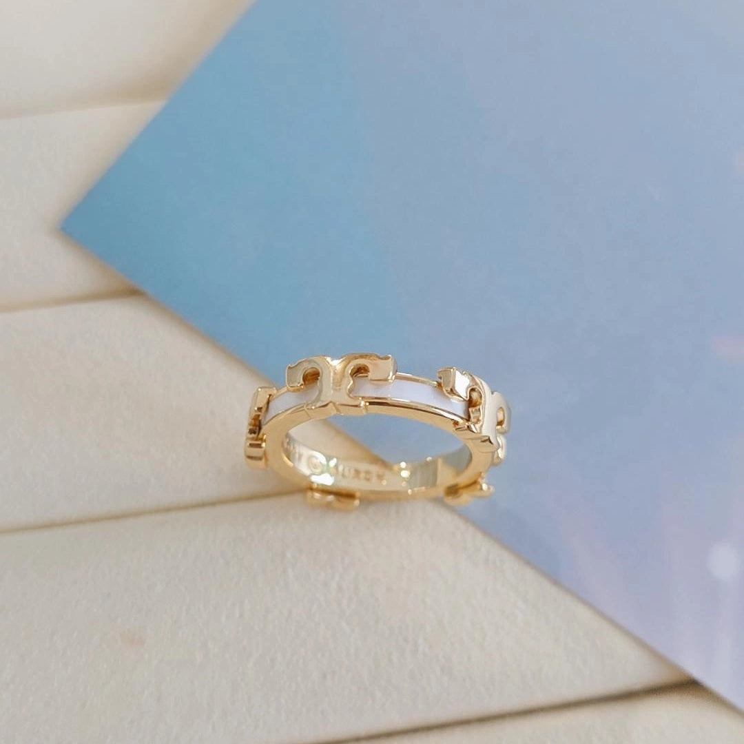 T Ring White