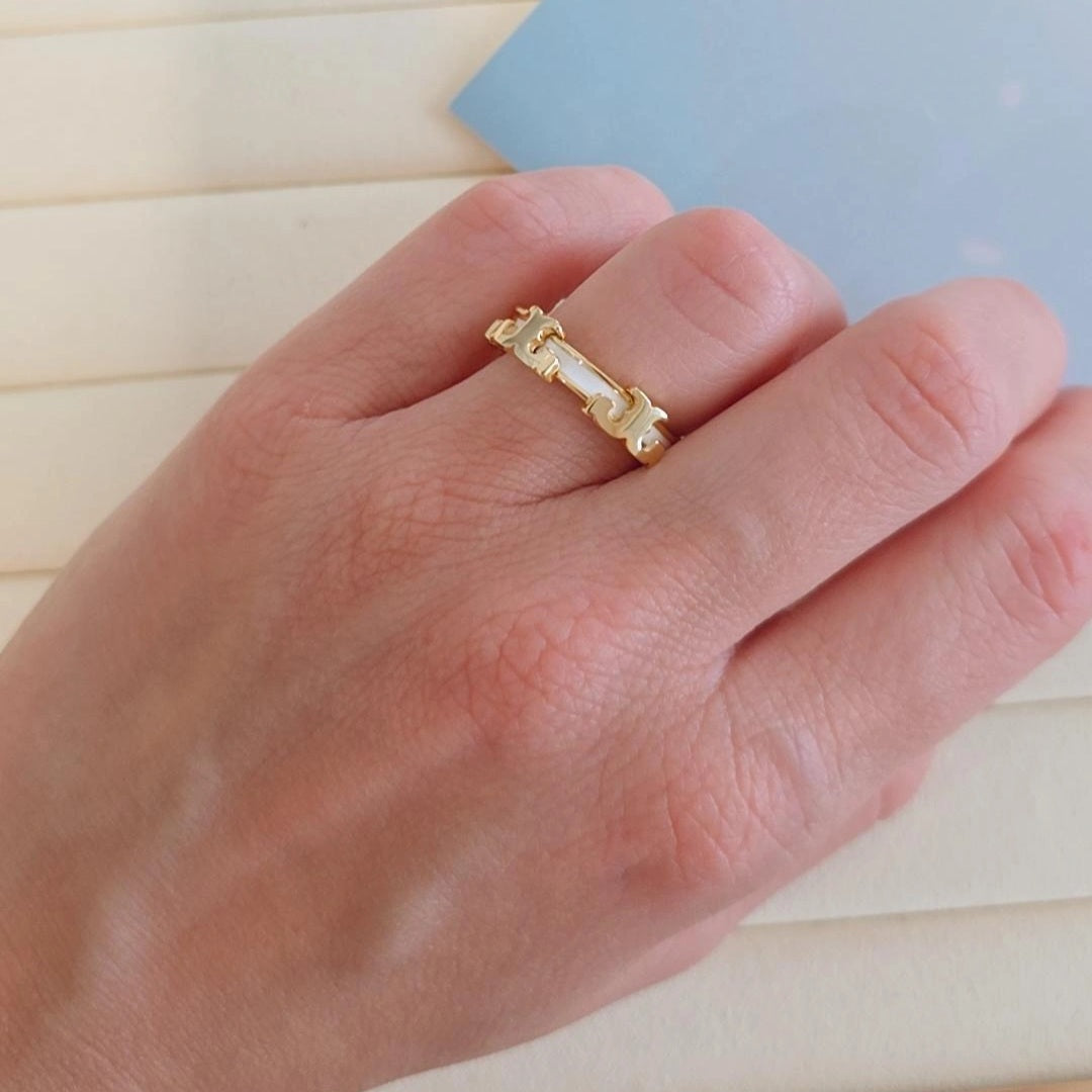 T Ring White
