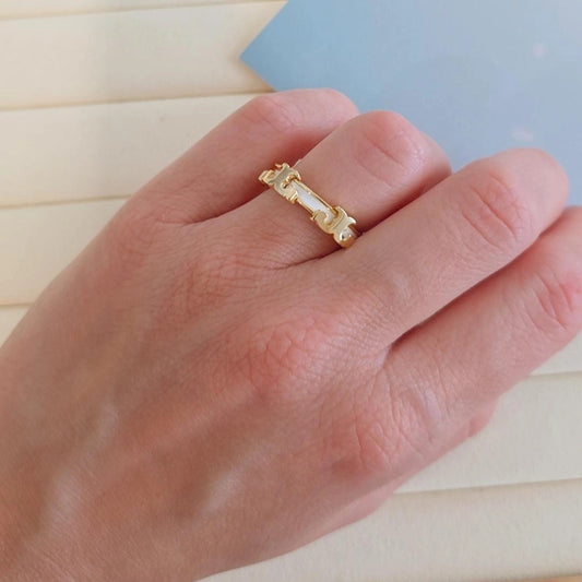 T Ring White