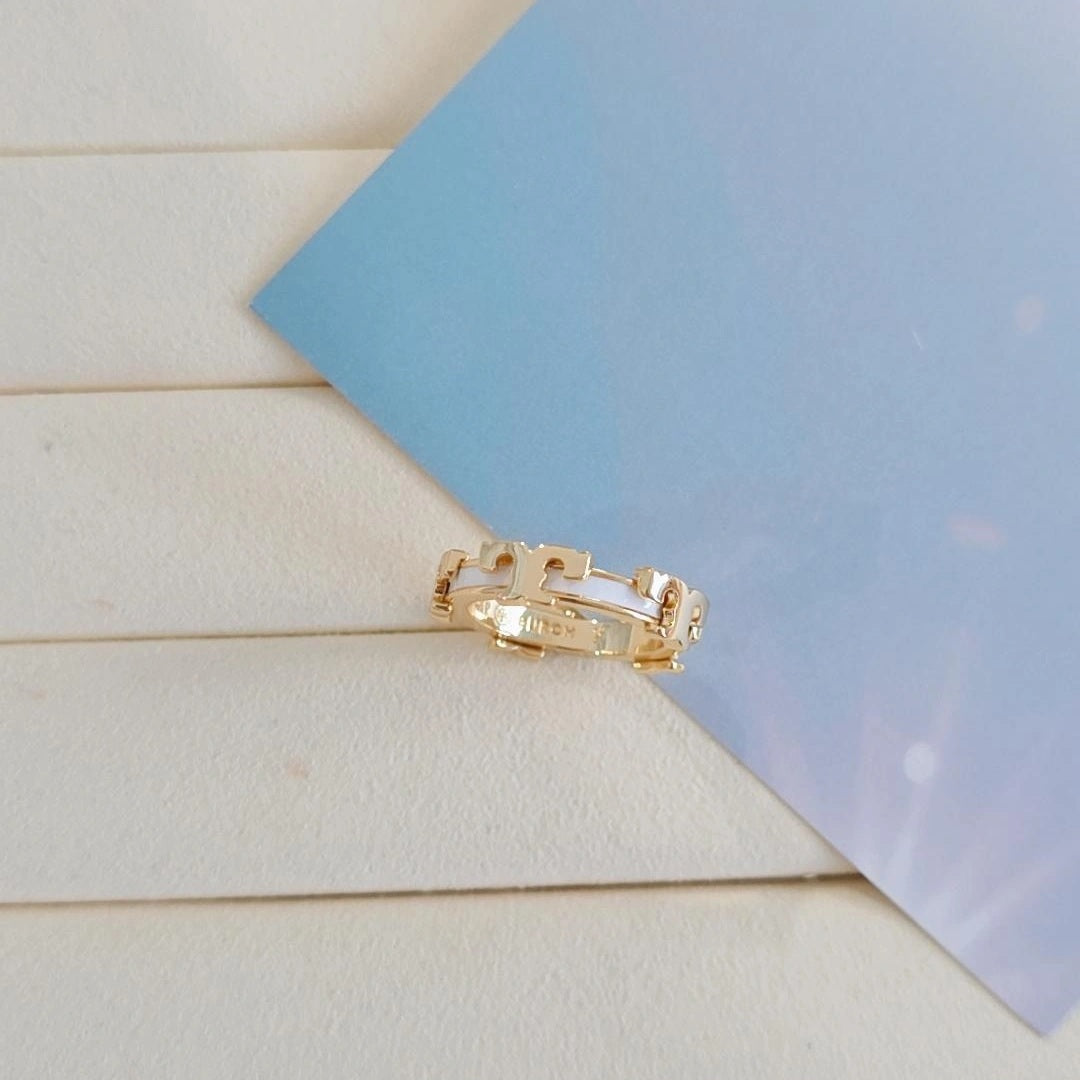 T Ring White