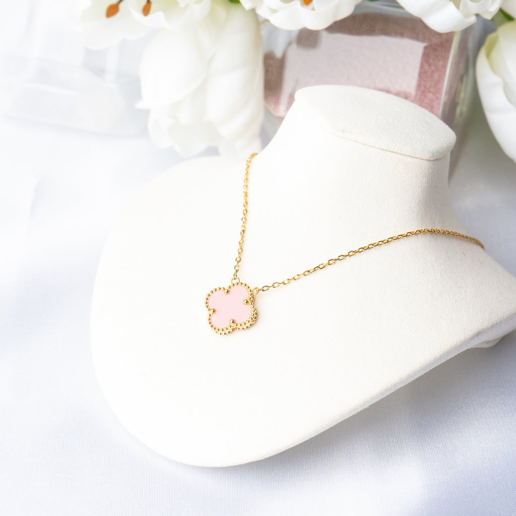 V SINGLE NECKLACE REGULAR SIZE