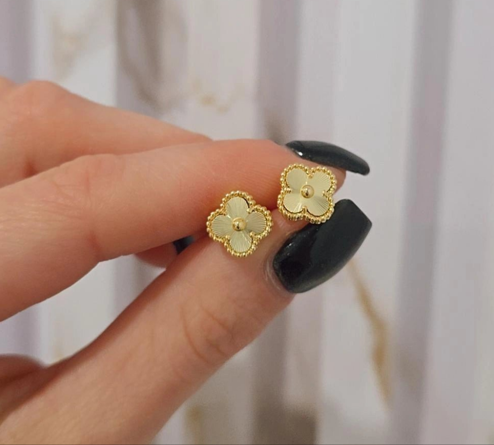V Mini Earrings