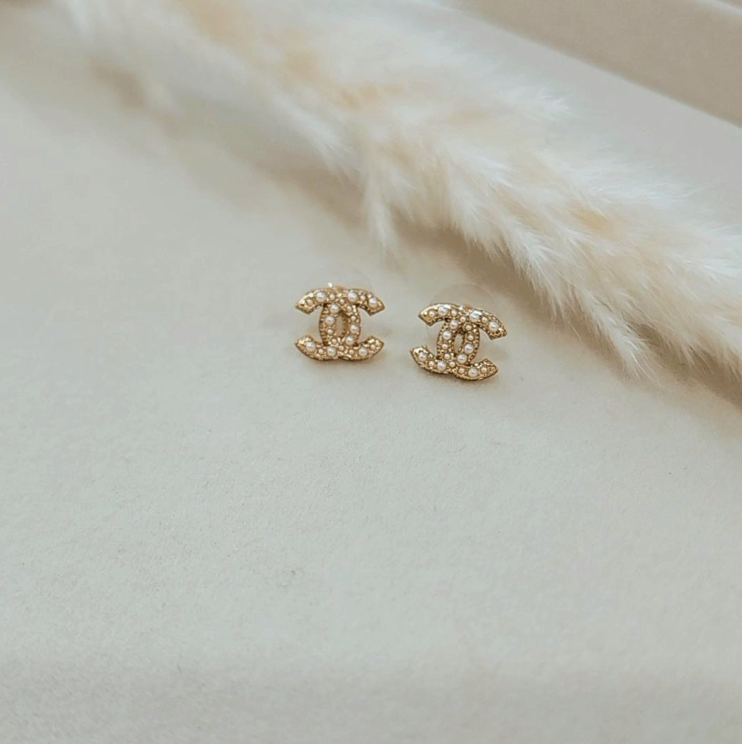 Small C pearl earrings