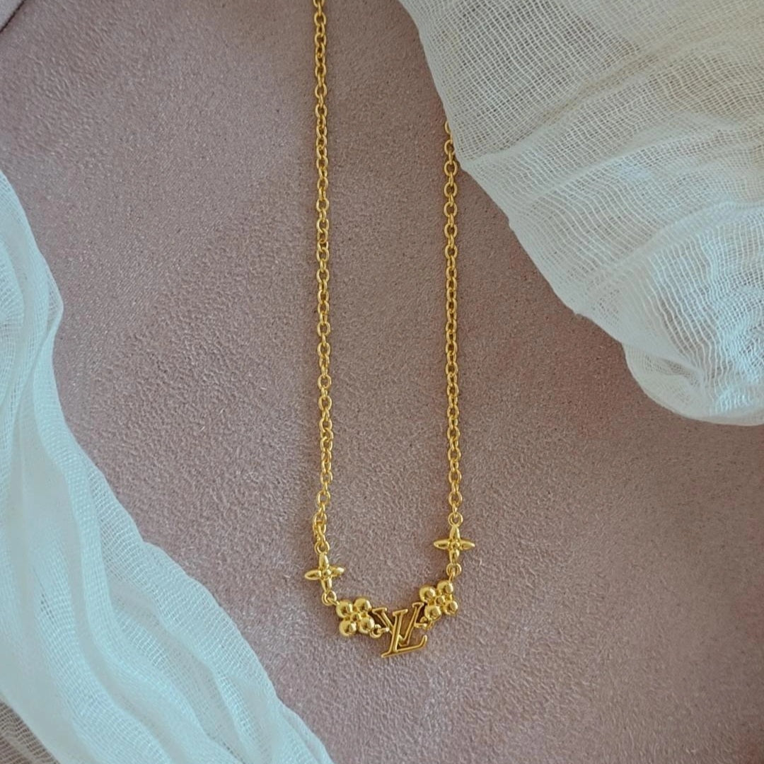 L Delicate Necklace