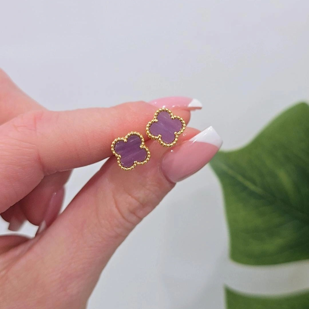V Mini Earrings