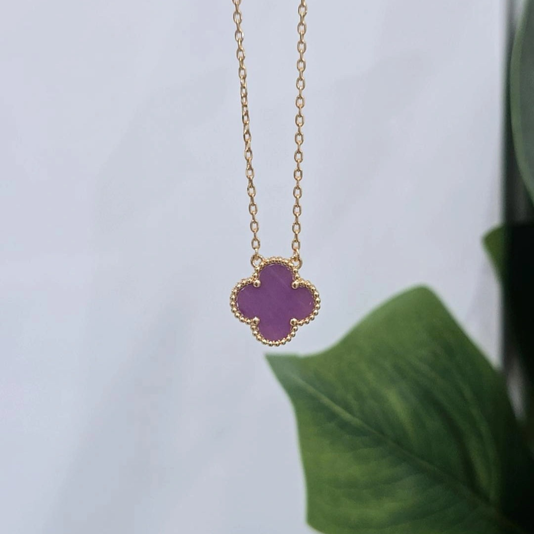 V SINGLE NECKLACE REGULAR SIZE