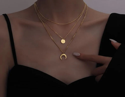 3 layered minimalistic necklace