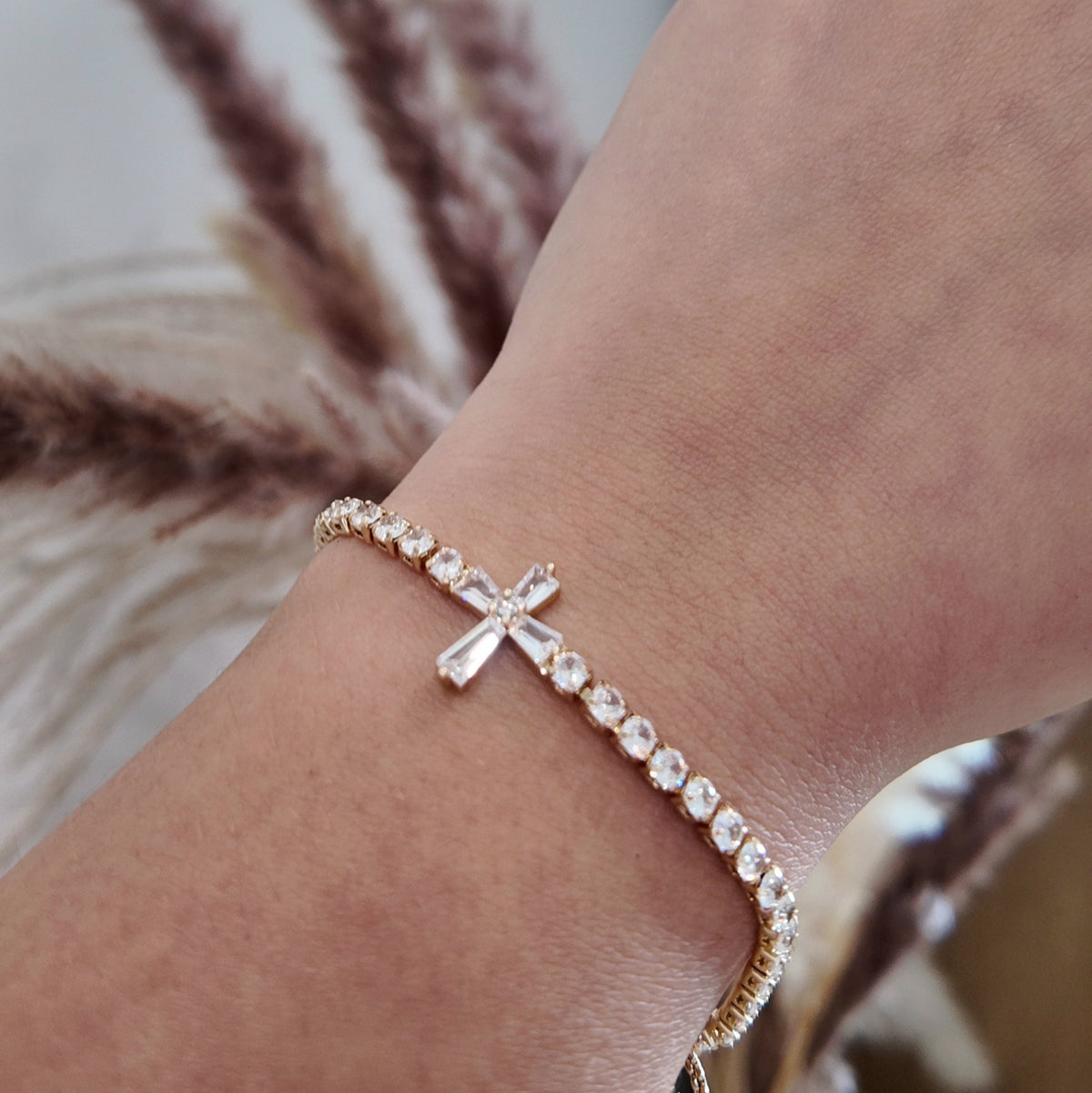 Cruz Adjustable Bracelet