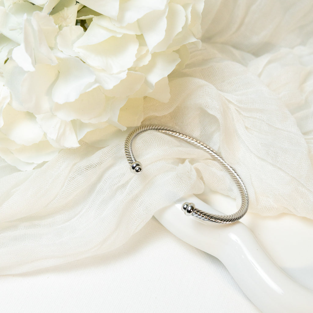 D Plain Thin Bracelet