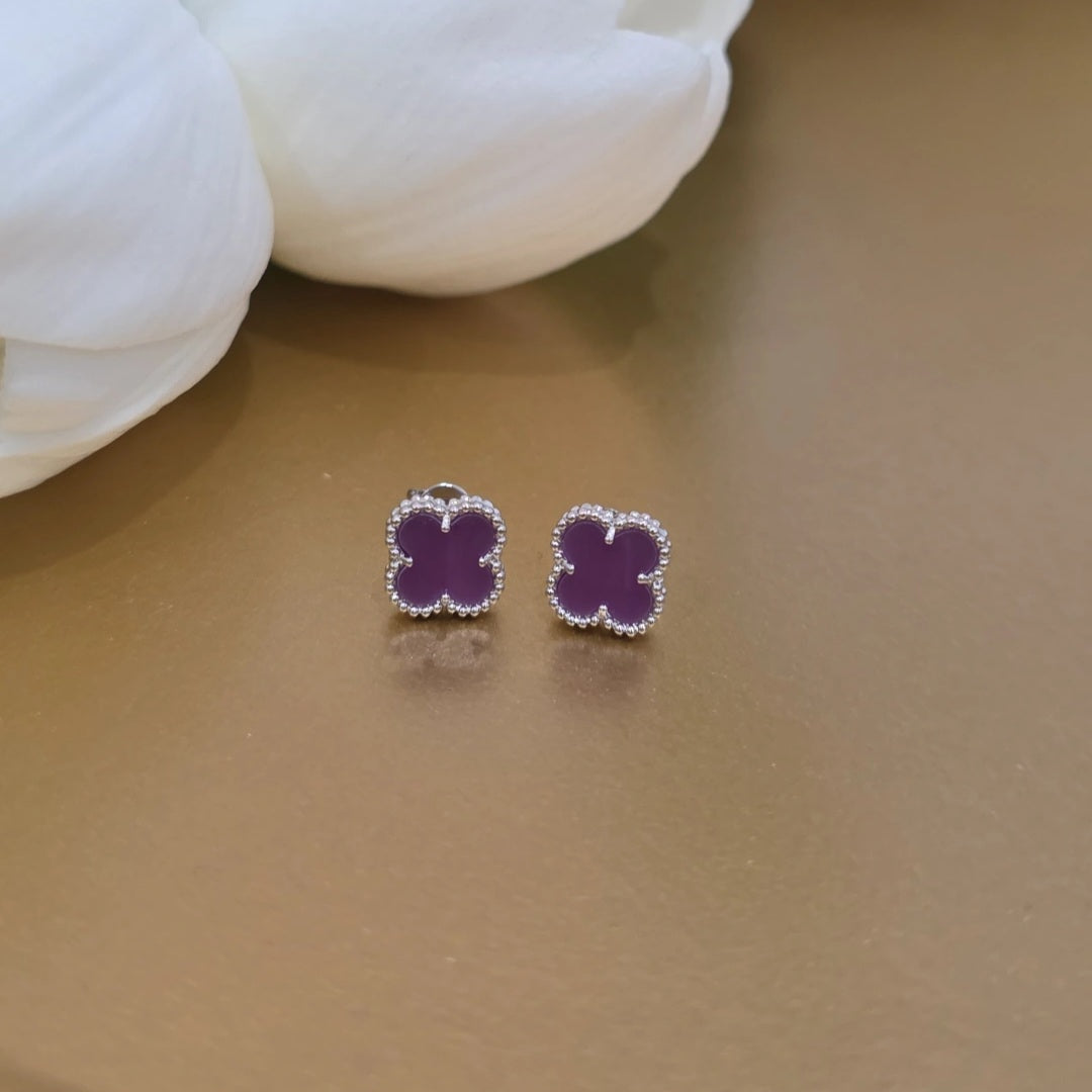V Mini Earrings