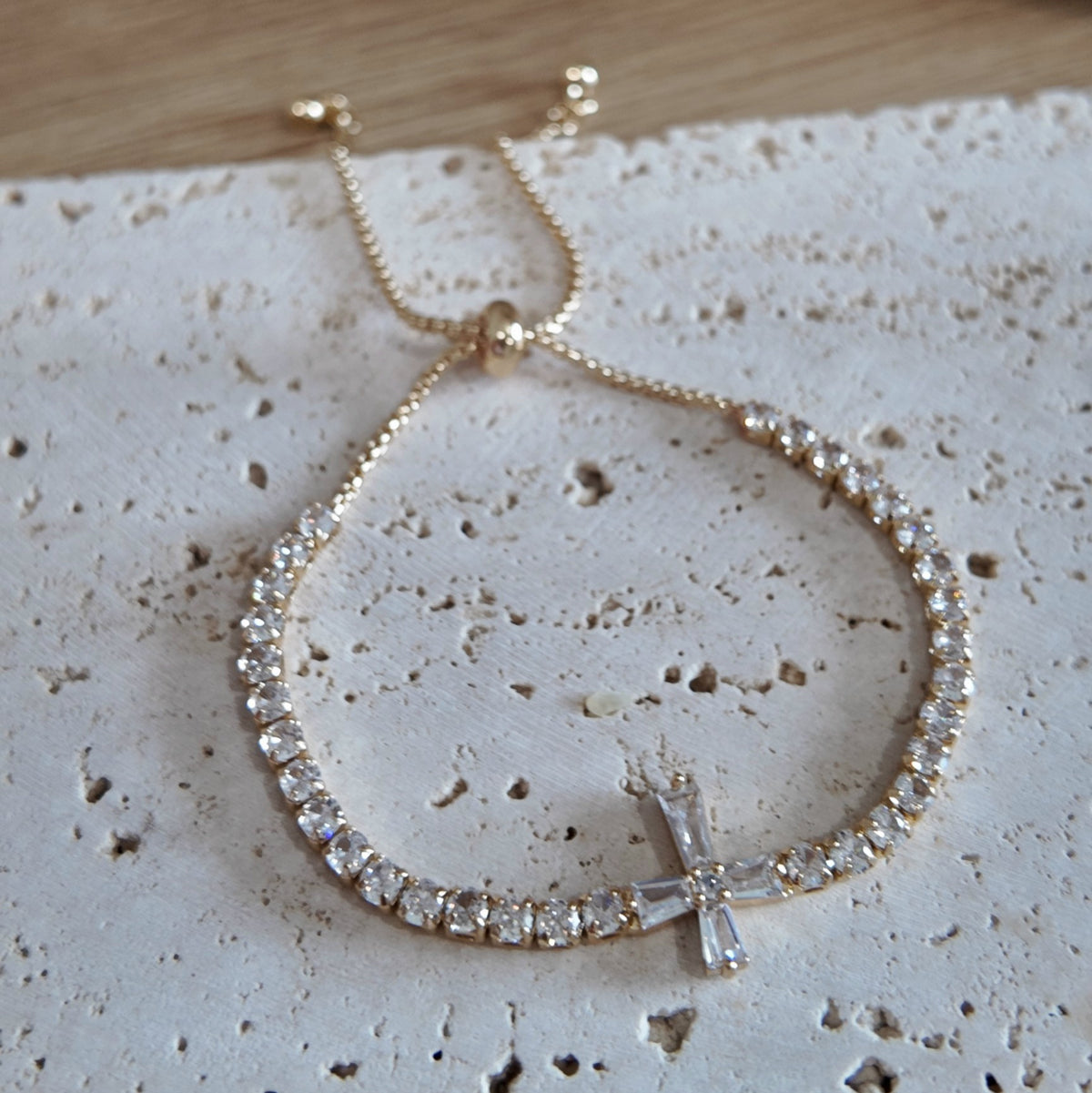 Cruz Adjustable Bracelet