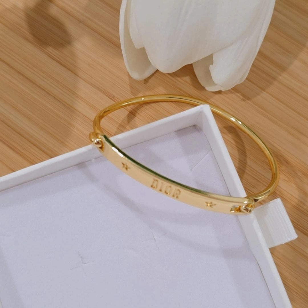 Hard Bangle Size 17cm