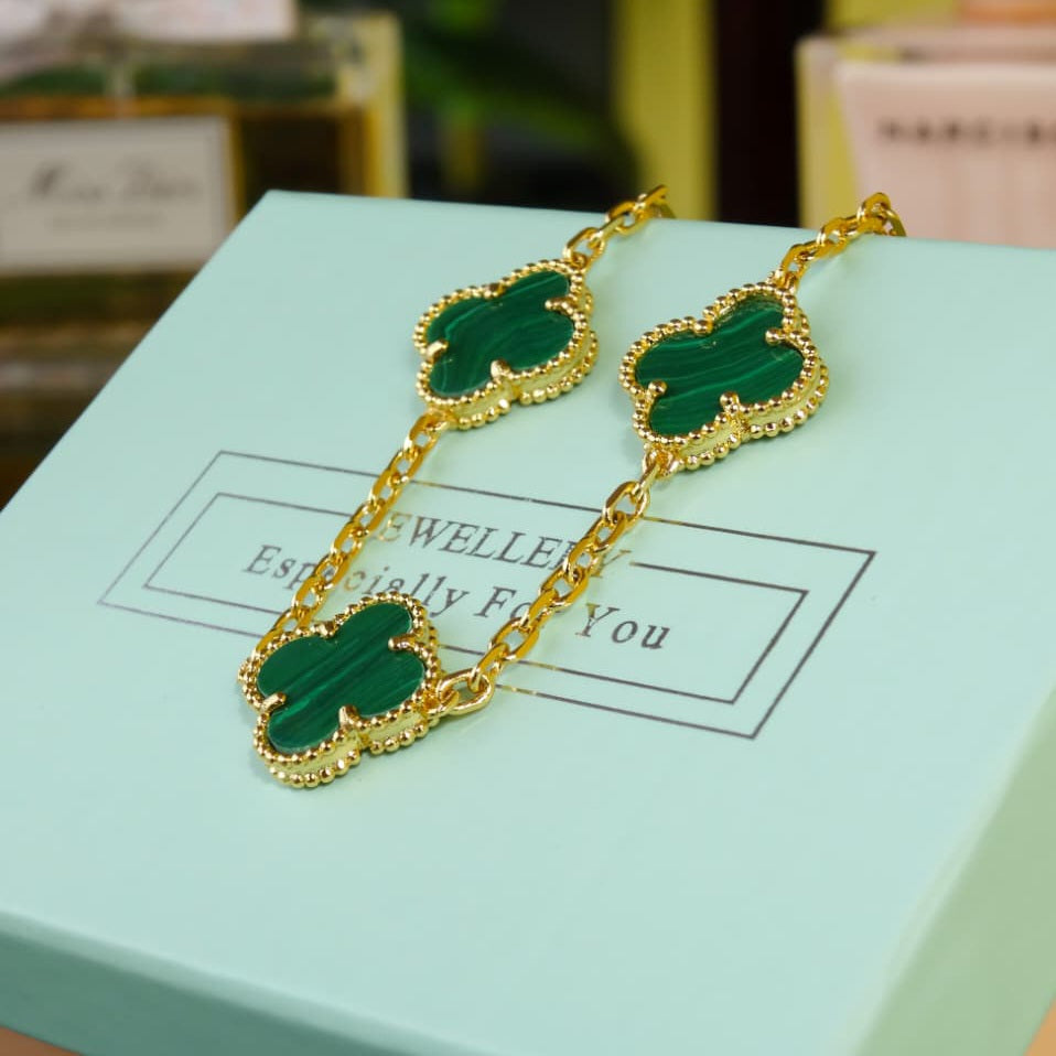 V Plain Green Bracelet