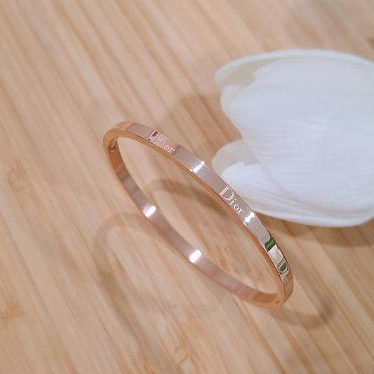 D Hard Bangle Rose Gold