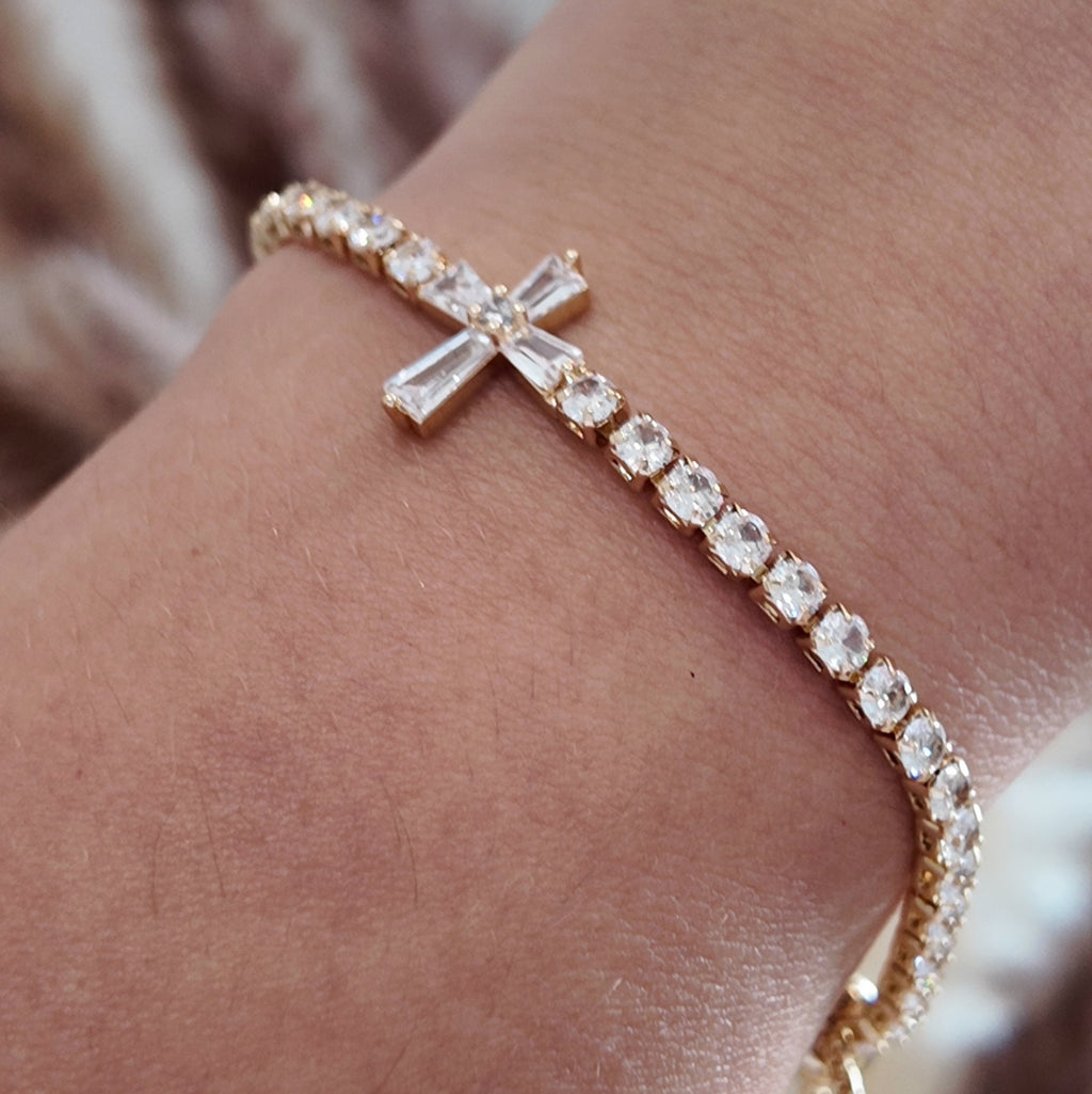 Cruz Adjustable Bracelet