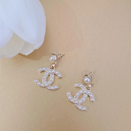 Hanging C Earrings