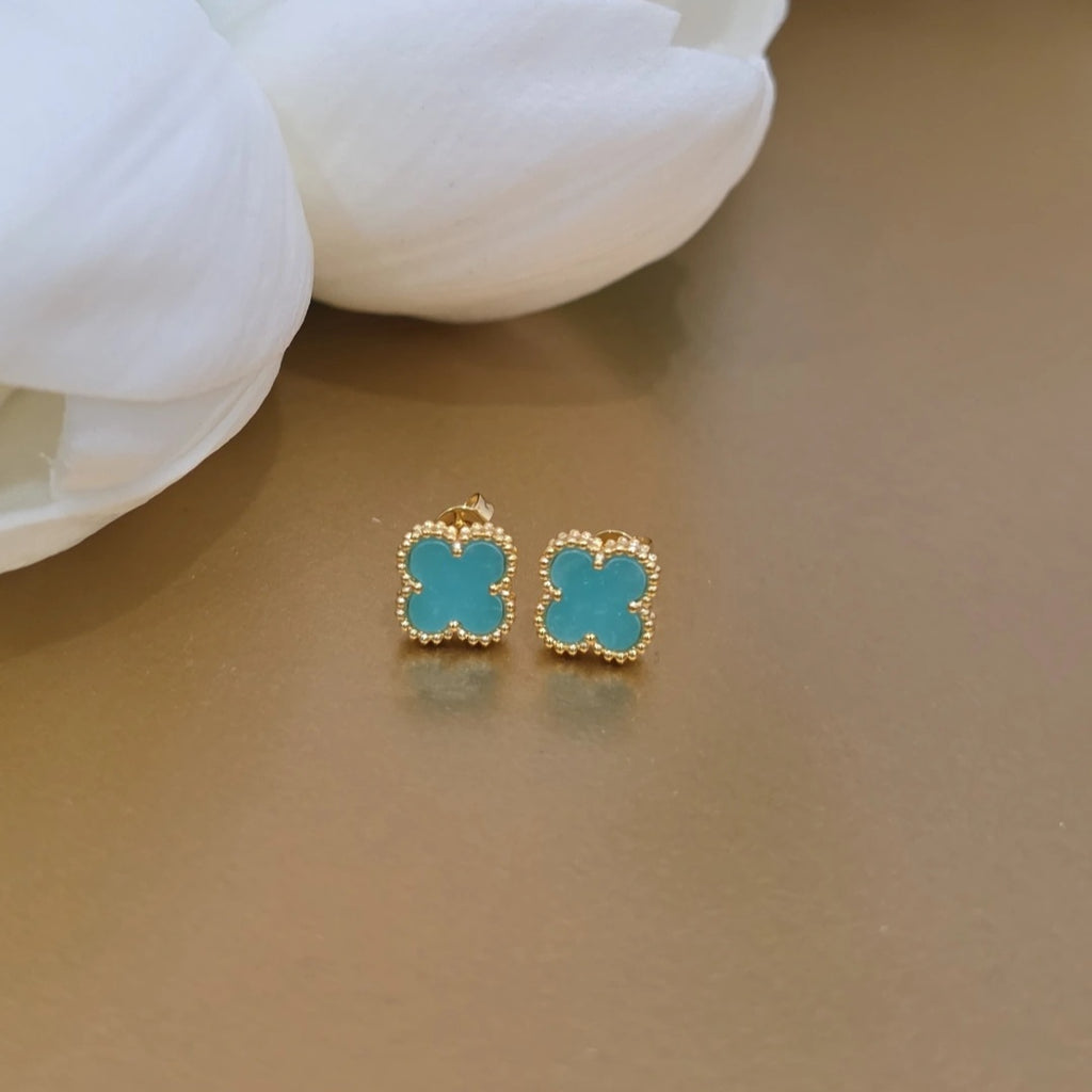 V Mini Earrings