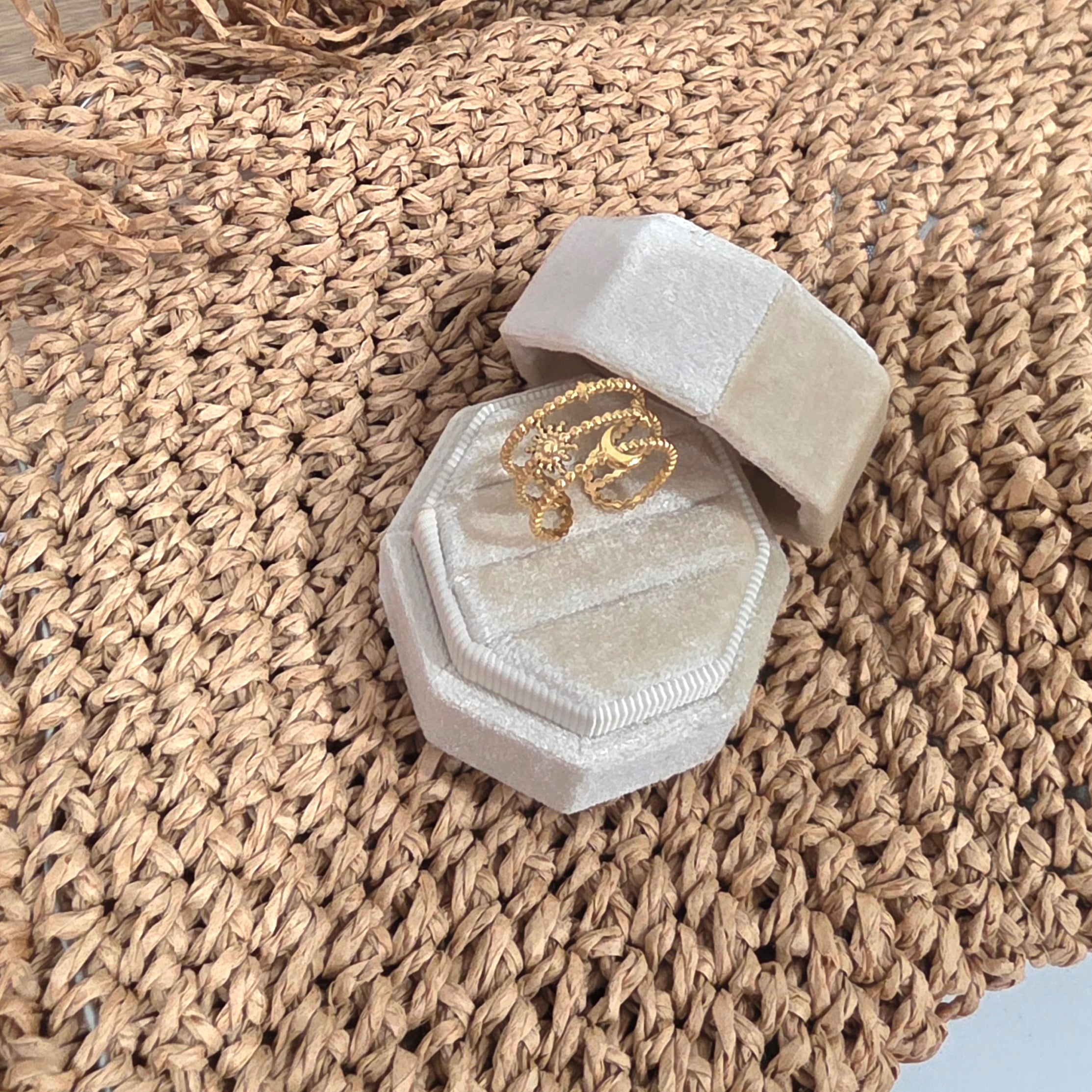 Eni Adjustable Ring