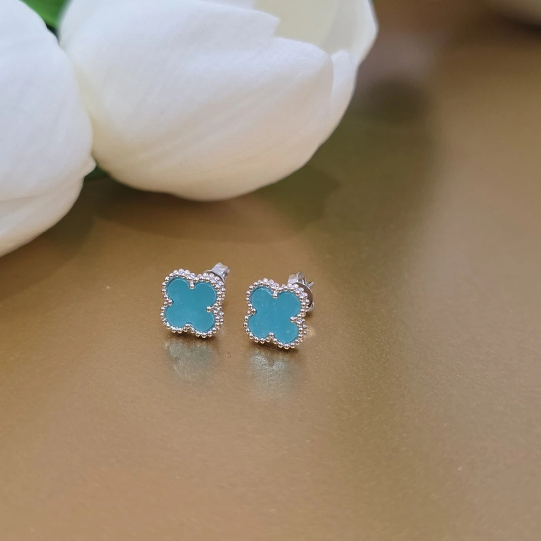 V Mini Earrings